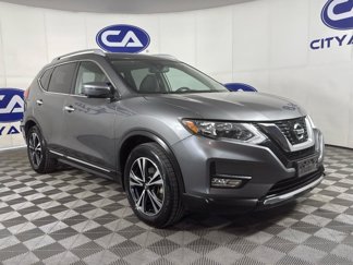 Used 2017 Nissan Rogue SL image 1