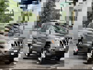 Used 2012 Jeep Grand Cherokee Laredo image 1