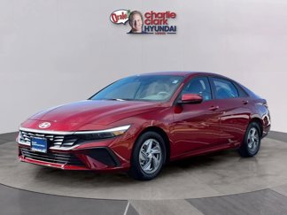 Certified 2025 Hyundai Elantra SE image 1