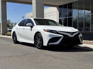 Used 2021 Toyota Camry SE image 1