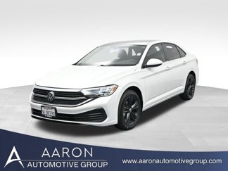 Used 2024 Volkswagen Jetta SE image 1