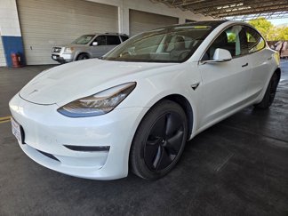 Used 2020 Tesla Model 3 Standard Range Plus image 1