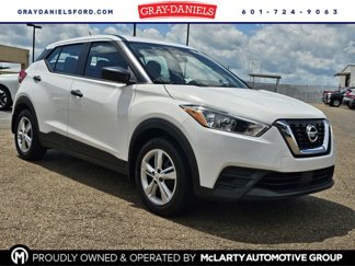 Used 2020 Nissan Kicks S image 1