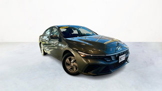 Used 2024 Hyundai Elantra SE image 1