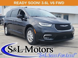 Certified 2022 Chrysler Pacifica Touring-L image 1