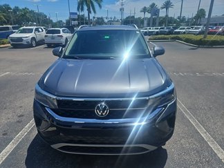Used 2022 Volkswagen Taos SE w/ Panoramic Sunroof Package image 1