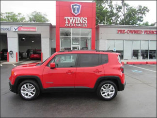 Used 2017 Jeep Renegade Latitude w/ Popular Equipment Group image 1
