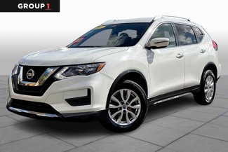 Used 2017 Nissan Rogue SV image 1