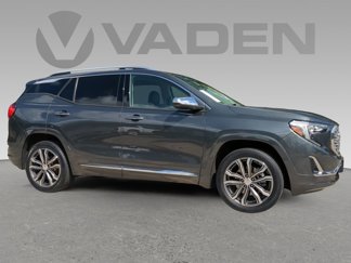 Used 2019 GMC Terrain Denali w/ Comfort Package image 1