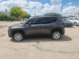 Used 2017 Jeep Renegade Latitude w/ Cold Weather Group image 1