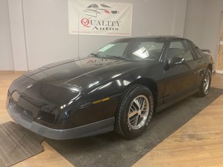 Used 1986 Pontiac Fiero SE image 1