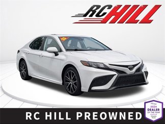 Used 2023 Toyota Camry SE image 1