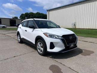 Used 2021 Nissan Kicks S image 1