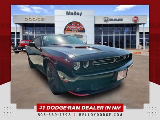 Used 2018 Dodge Challenger SXT image 1