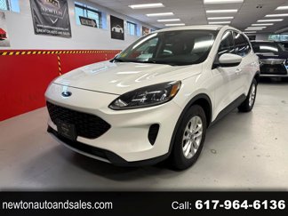 Used 2020 Ford Escape SE image 1