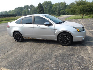 Used 2010 Ford Focus SES image 1