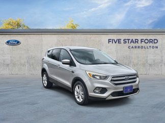 Used 2017 Ford Escape SE image 1