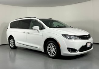 Used 2020 Chrysler Pacifica Touring-L image 1