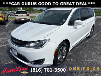 Used 2019 Chrysler Pacifica Touring-L Plus image 1