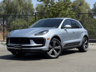 Used 2025 Porsche Macan image 1