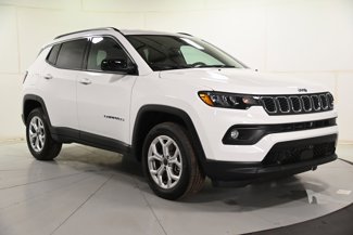 New 2025 Jeep Compass Latitude image 1