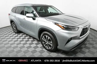 Used 2021 Toyota Highlander XLE image 1