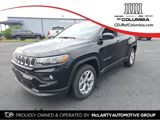New 2025 Jeep Compass Latitude image 1