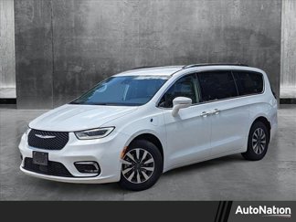 Used 2021 Chrysler Pacifica Touring-L image 1
