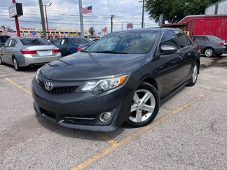 Used 2012 Toyota Camry SE image 1