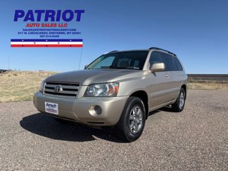 Used 2005 Toyota Highlander 4WD V6 w/ 3rd Row image 1