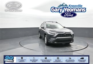 Used 2021 Toyota RAV4 LE image 1