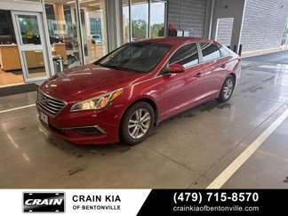 Used 2017 Hyundai Sonata SE image 1