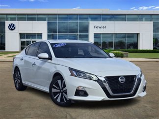 Used 2022 Nissan Altima 2.5 SL image 1