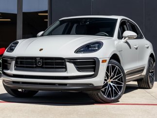 Certified 2025 Porsche Macan image 1