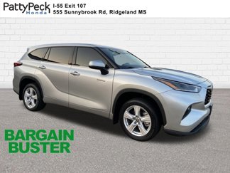 Used 2021 Toyota Highlander LE image 1