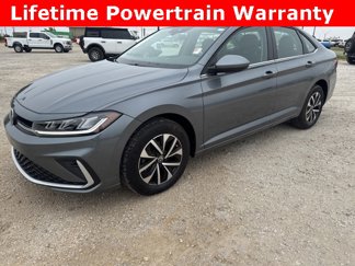 Used 2025 Volkswagen Jetta S image 1