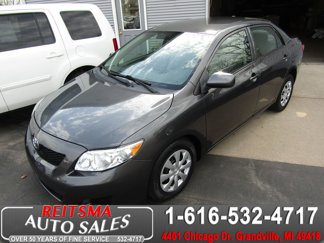 Used 2010 Toyota Corolla LE image 1