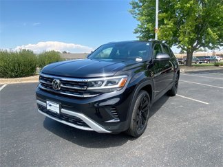 Used 2023 Volkswagen Atlas Cross Sport SE image 1