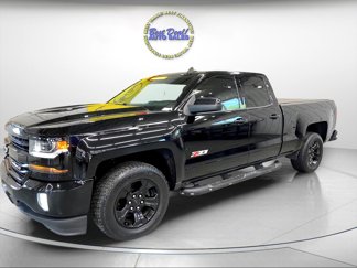 Used 2017 Chevrolet Silverado 1500 LT w/ Midnight Edition image 1