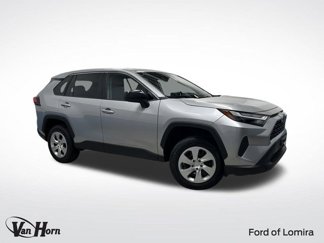Used 2023 Toyota RAV4 LE video 1