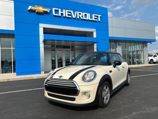 Used 2015 MINI Cooper 2-Door Hardtop image 1