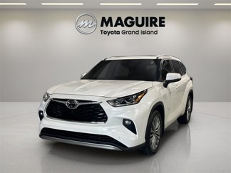 Used 2020 Toyota Highlander Platinum image 1