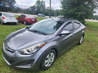 Used 2016 Hyundai Elantra SE image 1
