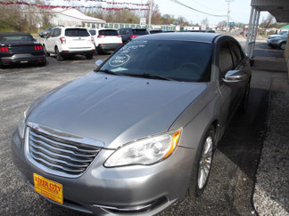 Used 2013 Chrysler 200 LX image 1
