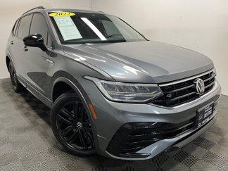 Used 2022 Volkswagen Tiguan SE R-Line image 1