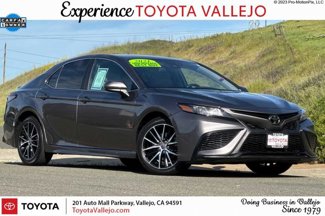 Used 2021 Toyota Camry SE image 1