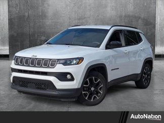 Used 2022 Jeep Compass Latitude image 1