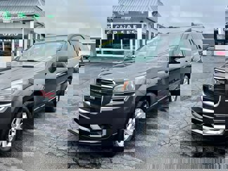 Used 2015 GMC Acadia SLE image 1