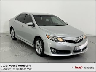 Used 2013 Toyota Camry SE image 1