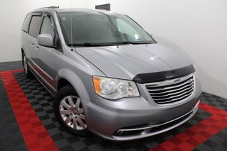 Used 2016 Chrysler Town & Country Touring w/ Driver Convenience Group image 1